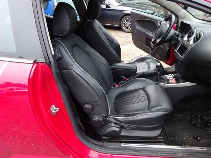 Alfa Romeo MiTo 1.3 JTDm 16V Eco Skrotfordon (2011, ROOD)