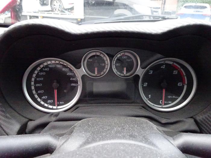 Alfa Romeo MiTo 1.3 JTDm 16V Eco Skrotfordon (2011, ROOD)