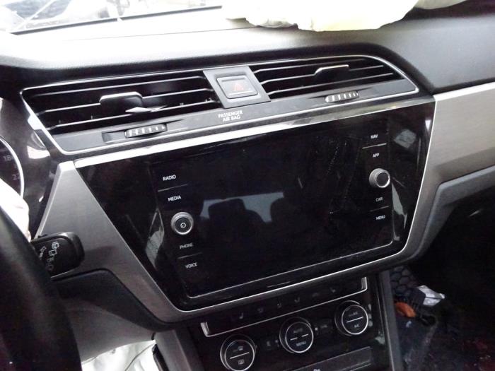 Volkswagen Touran 2.0 TDI 150 Skrotfordon (2022, WIT)