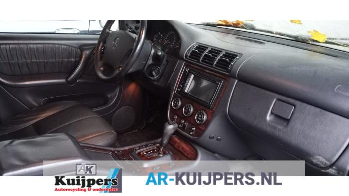 Mercedes ML I 320 3.2 V6 18V Autom. Sloopvoertuig (2002, Grijs)