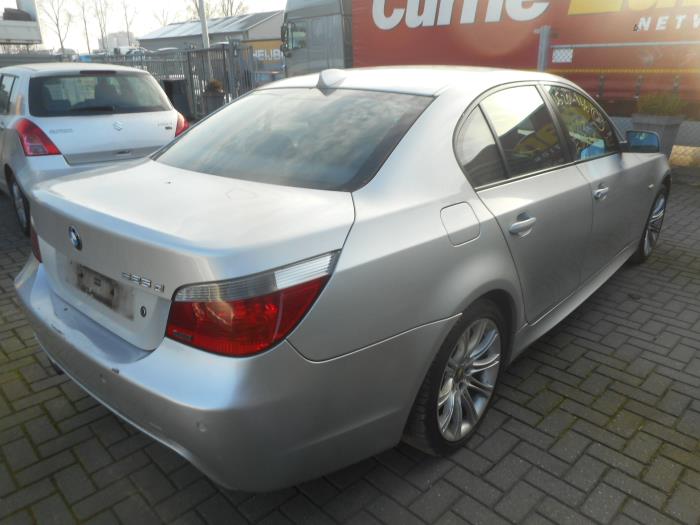 BMW 5 serie 525d 24V Skrotfordon (2005, ZILVERGRIJS)
