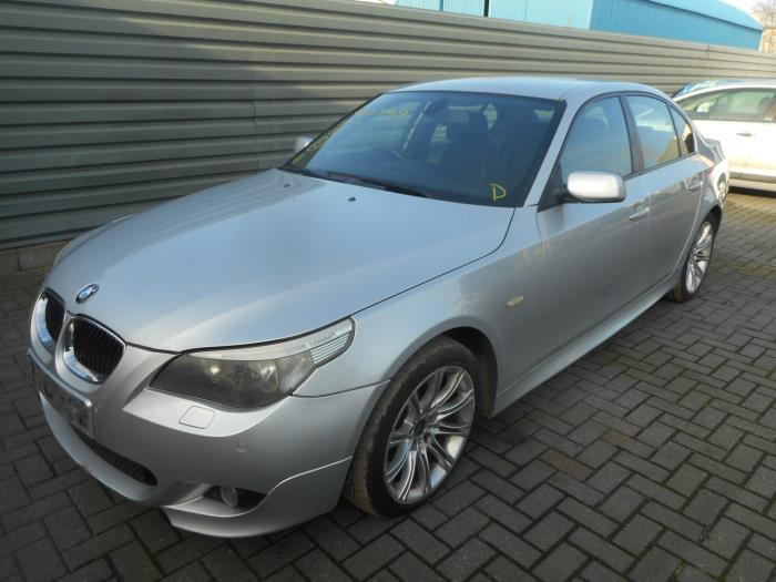 BMW 5 serie 525d 24V Skrotfordon (2005, ZILVERGRIJS)