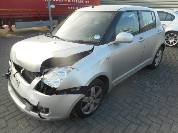 Suzuki Swift Skrotfordon (2010, ZILVERGRIJS)