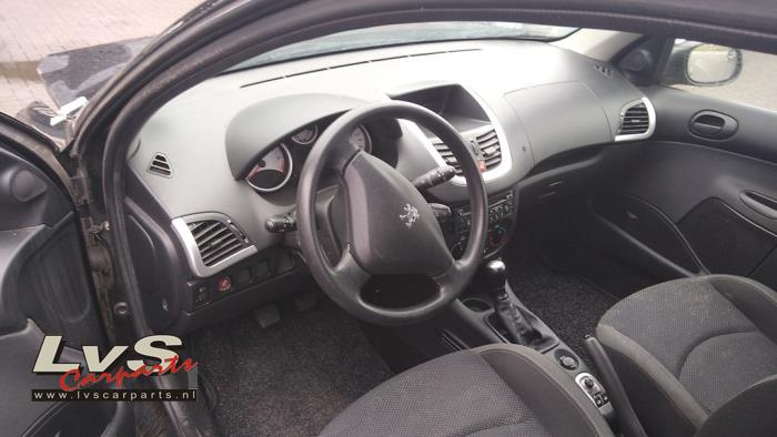 Peugeot 206+ 1.4 XS Sloopvoertuig (2010, Metallic, Zwart)