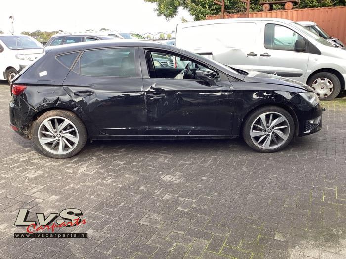Seat Leon 1.4 TSI ACT 16V Samochód złomowany (2017, Czarny)