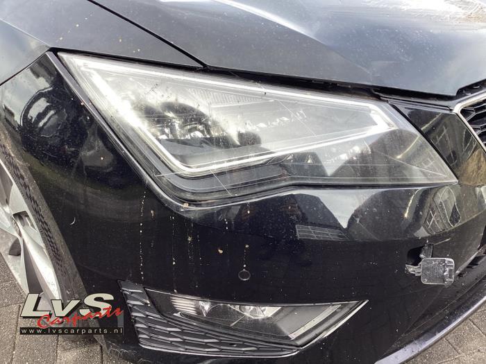 Seat Leon 1.4 TSI ACT 16V Samochód złomowany (2017, Czarny)