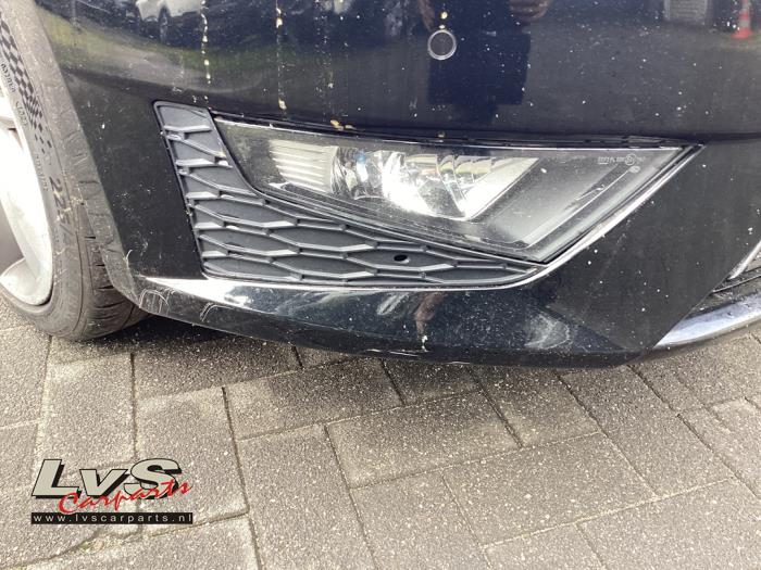 Seat Leon 1.4 TSI ACT 16V Samochód złomowany (2017, Czarny)