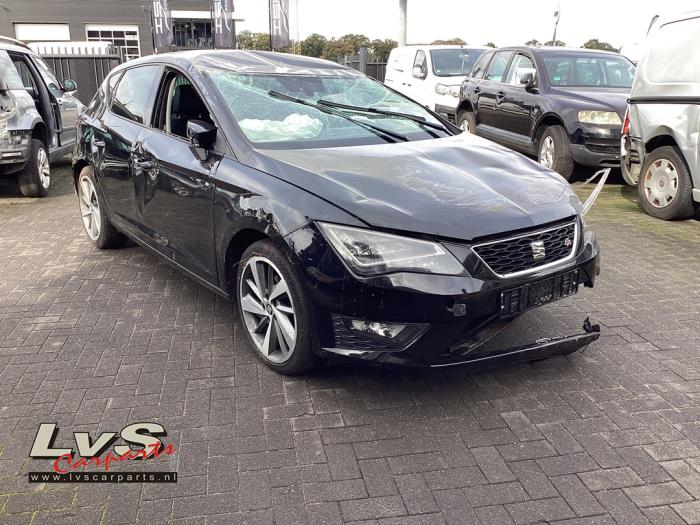Seat Leon 1.4 TSI ACT 16V Samochód złomowany (2017, Czarny)