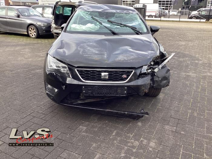 Seat Leon 1.4 TSI ACT 16V Samochód złomowany (2017, Czarny)