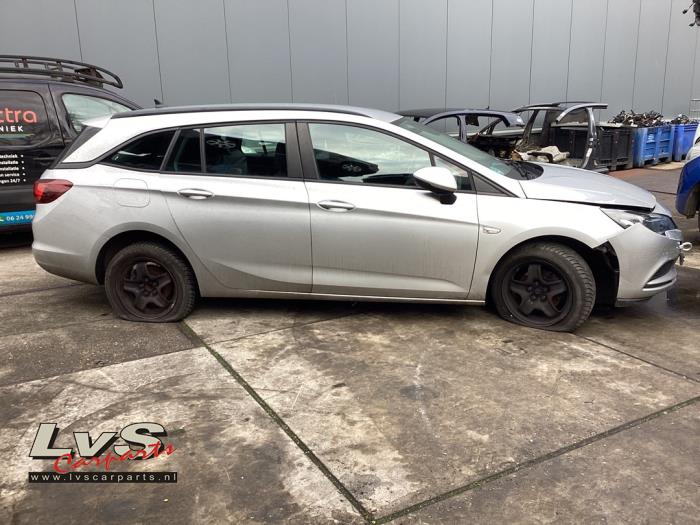 Opel Astra K Sports Tourer 1.6 CDTI 110 16V Sloopvoertuig (2016, Grijs)