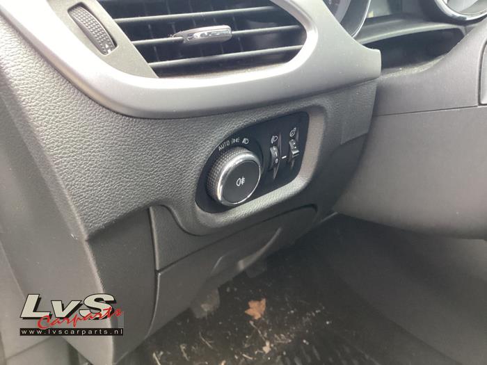 Opel Astra K Sports Tourer 1.6 CDTI 110 16V Sloopvoertuig (2016, Grijs)