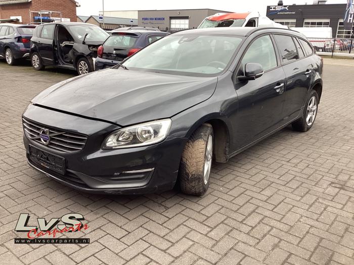 Volvo V60 I 1.6 DRIVe Skrotfordon (2015, GRIJS)