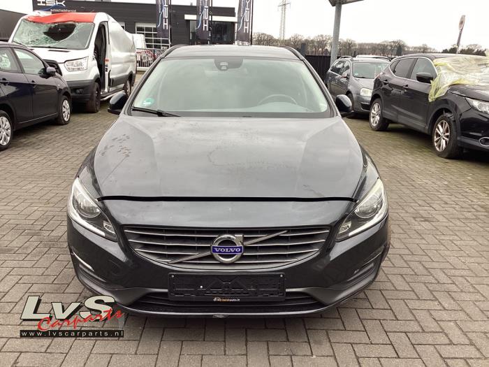 Volvo V60 I 1.6 DRIVe Skrotfordon (2015, GRIJS)
