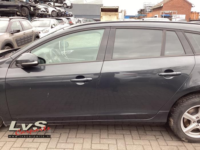 Volvo V60 I 1.6 DRIVe Skrotfordon (2015, GRIJS)