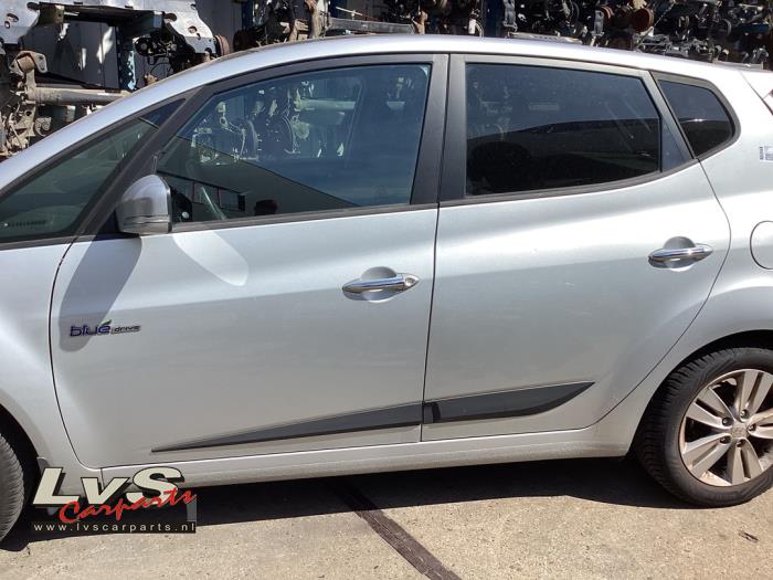 Hyundai iX20 1.4i 16V Sloopvoertuig (2011, Zilvergrijs)