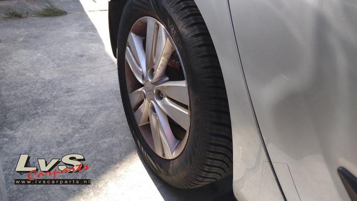 Hyundai iX20 1.4i 16V Sloopvoertuig (2011, Zilvergrijs)