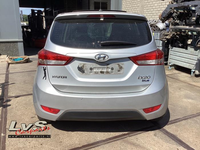 Hyundai iX20 1.4i 16V Sloopvoertuig (2011, Zilvergrijs)