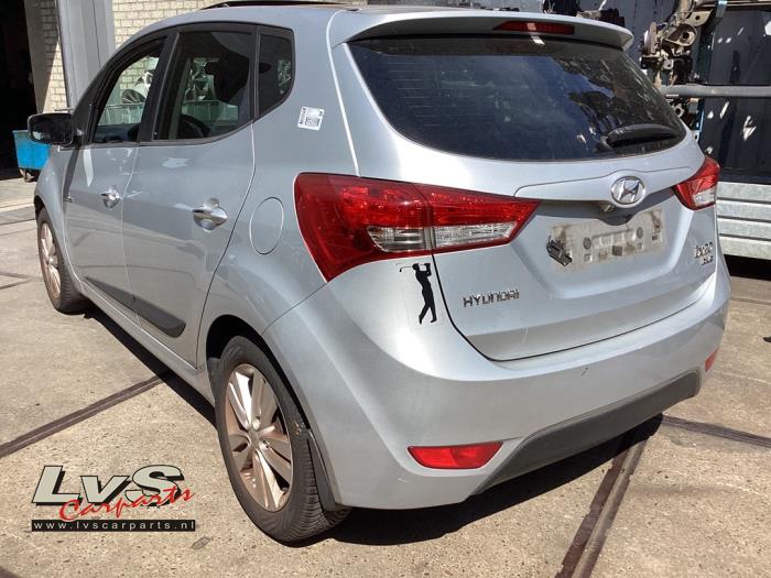 Hyundai iX20 1.4i 16V Sloopvoertuig (2011, Zilvergrijs)
