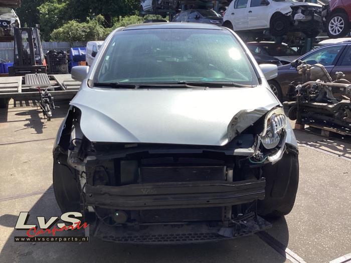 Hyundai iX20 1.4i 16V Sloopvoertuig (2011, Zilvergrijs)