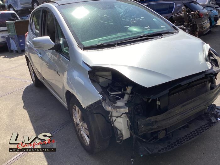 Hyundai iX20 1.4i 16V Sloopvoertuig (2011, Zilvergrijs)