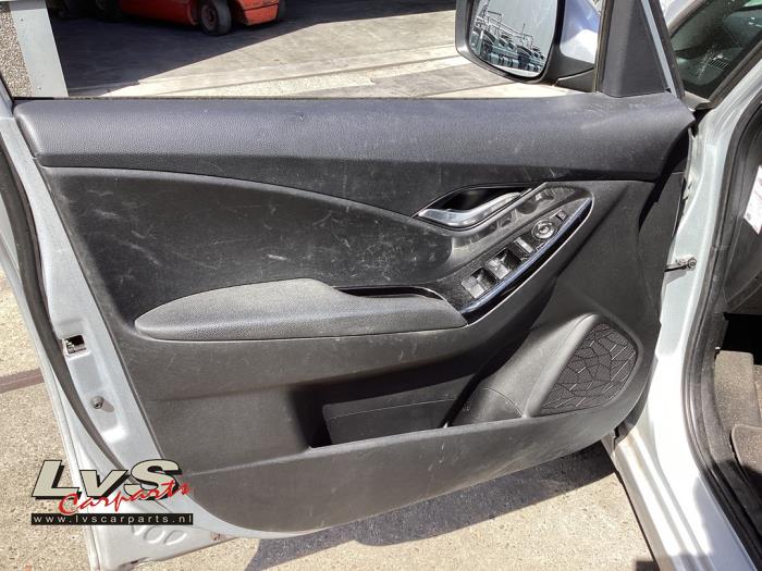 Hyundai iX20 1.4i 16V Sloopvoertuig (2011, Zilvergrijs)