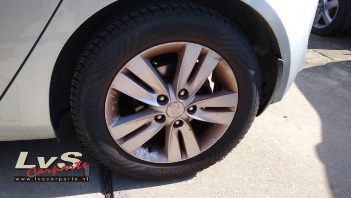 Hyundai iX20 1.4i 16V Sloopvoertuig (2011, Zilvergrijs)