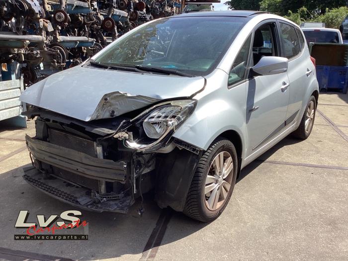 Hyundai iX20 1.4i 16V Sloopvoertuig (2011, Zilvergrijs)