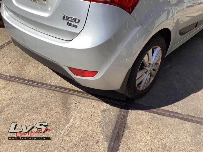 Hyundai iX20 1.4i 16V Sloopvoertuig (2011, Zilvergrijs)