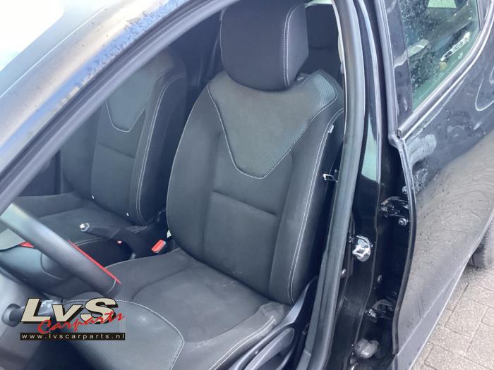 Renault Clio IV 0.9 Energy TCE 90 12V Sloopvoertuig (2013, Zwart)