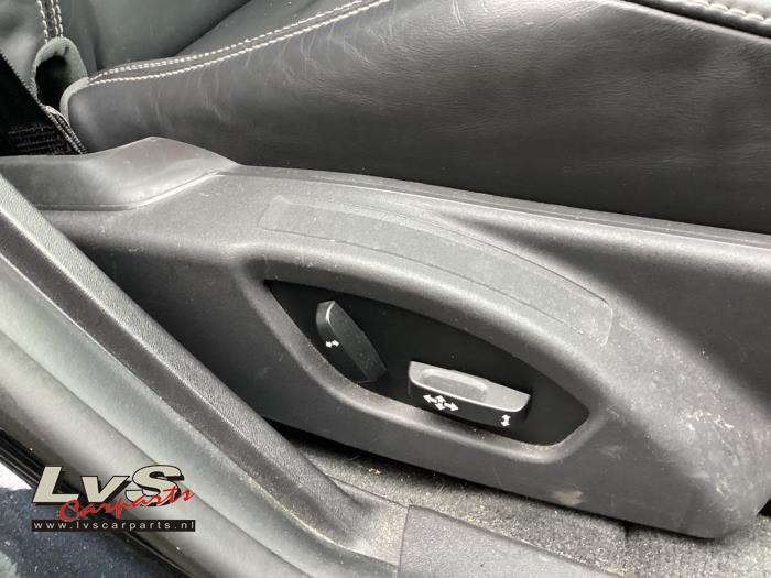 Volvo V60 I 2.4 D6 20V Plug-in Hybrid AWD Sloopvoertuig (2013, Zwart)