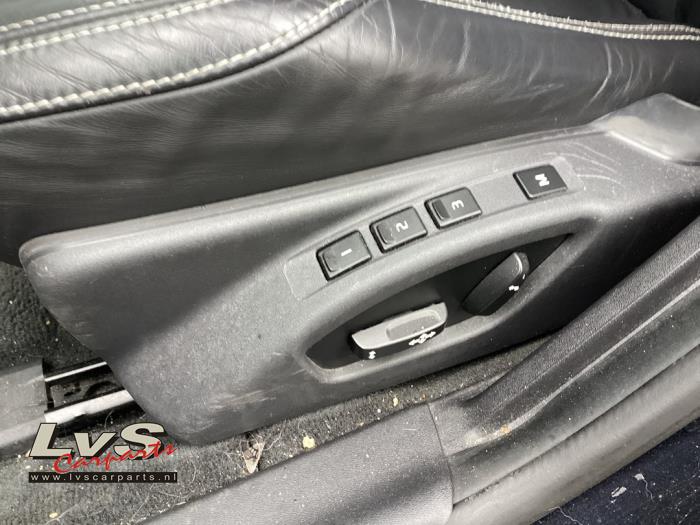 Volvo V60 I 2.4 D6 20V Plug-in Hybrid AWD Sloopvoertuig (2013, Zwart)