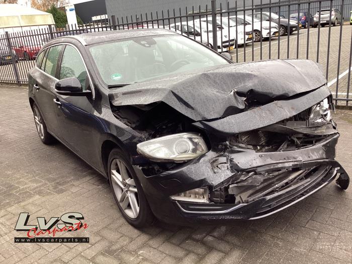 Volvo V60 I 2.4 D6 20V Plug-in Hybrid AWD Sloopvoertuig (2013, Zwart)