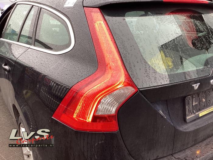 Volvo V60 I 2.4 D6 20V Plug-in Hybrid AWD Sloopvoertuig (2013, Zwart)