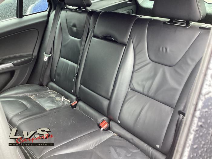 Volvo V60 I 2.4 D6 20V Plug-in Hybrid AWD Sloopvoertuig (2013, Zwart)