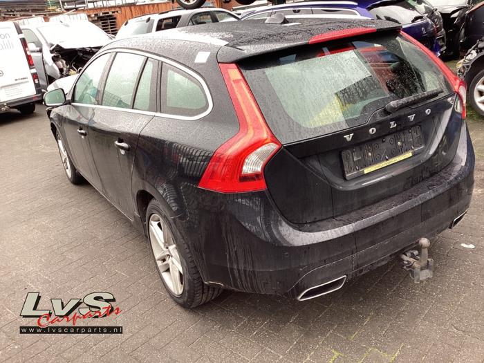 Volvo V60 I 2.4 D6 20V Plug-in Hybrid AWD Sloopvoertuig (2013, Zwart)