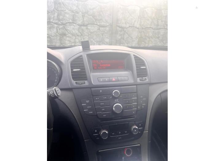 Opel Insignia Sports Tourer 2.0 CDTI 16V 160 Ecotec Skrotfordon (2010, TECHNICAL GREY METALLIC)