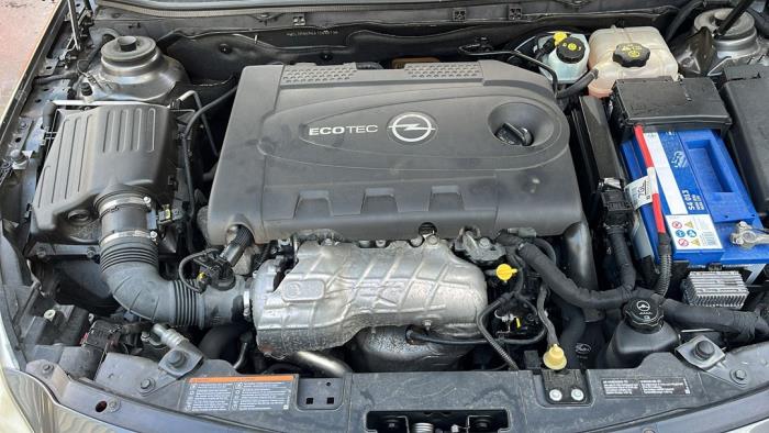 Opel Insignia Sports Tourer 2.0 CDTI 16V 160 Ecotec Skrotfordon (2010, TECHNICAL GREY METALLIC)