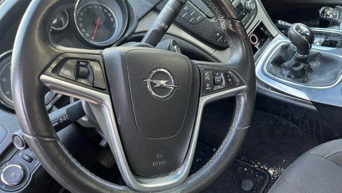 Opel Insignia Sports Tourer 2.0 CDTI 16V 160 Ecotec Skrotfordon (2010, TECHNICAL GREY METALLIC)