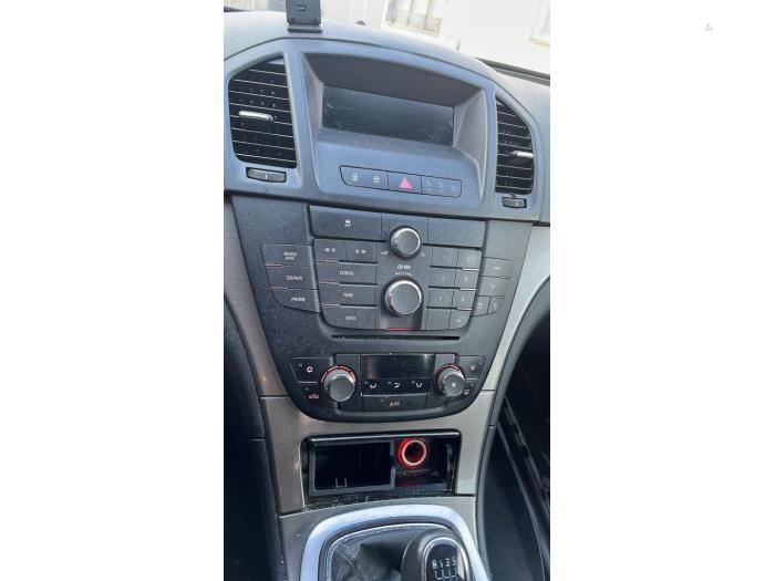 Opel Insignia Sports Tourer 2.0 CDTI 16V 160 Ecotec Skrotfordon (2010, TECHNICAL GREY METALLIC)