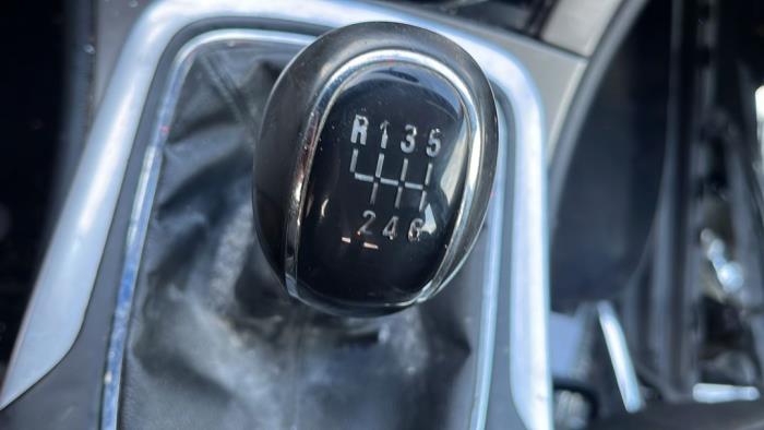 Opel Insignia Sports Tourer 2.0 CDTI 16V 160 Ecotec Skrotfordon (2010, TECHNICAL GREY METALLIC)