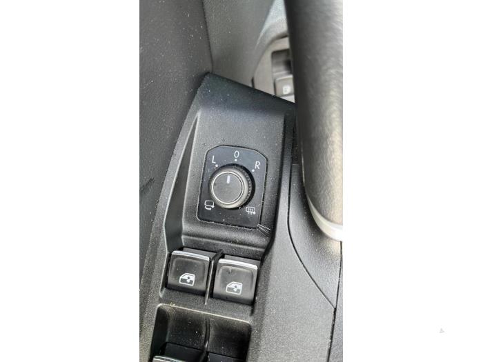 Seat Leon 1.4 TSI e-HYBRID 204 16V Samochód złomowany (2020, Metalik, Czarny)