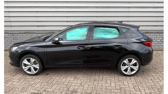 Seat Leon 1.4 TSI e-HYBRID 204 16V Samochód złomowany (2020, Metalik, Czarny)