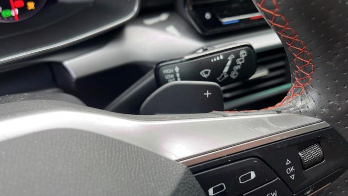 Seat Leon 1.4 TSI e-HYBRID 204 16V Samochód złomowany (2020, Metalik, Czarny)