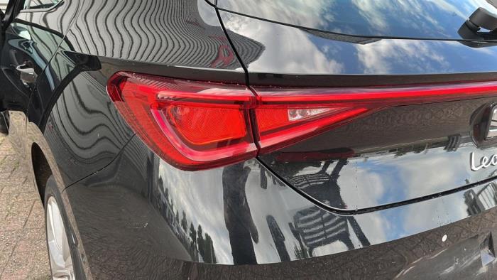 Seat Leon 1.4 TSI e-HYBRID 204 16V Samochód złomowany (2020, Metalik, Czarny)