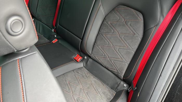 Seat Leon 1.4 TSI e-HYBRID 204 16V Samochód złomowany (2020, Metalik, Czarny)