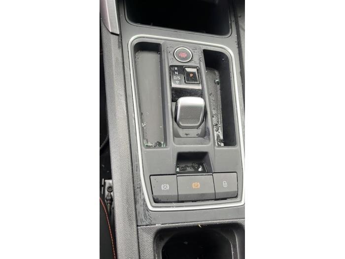 Seat Leon 1.4 TSI e-HYBRID 204 16V Samochód złomowany (2020, Metalik, Czarny)