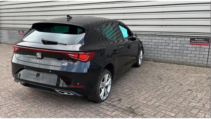 Seat Leon 1.4 TSI e-HYBRID 204 16V Samochód złomowany (2020, Metalik, Czarny)