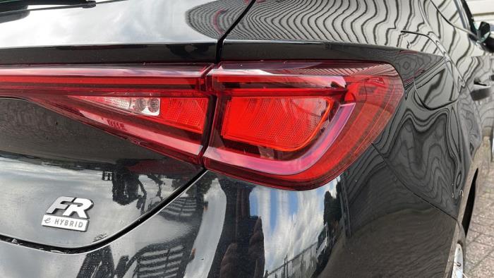 Seat Leon 1.4 TSI e-HYBRID 204 16V Samochód złomowany (2020, Metalik, Czarny)