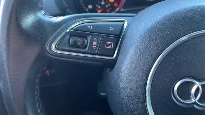 Audi A1 Sloopvoertuig (2013, Metallic, Zwart)