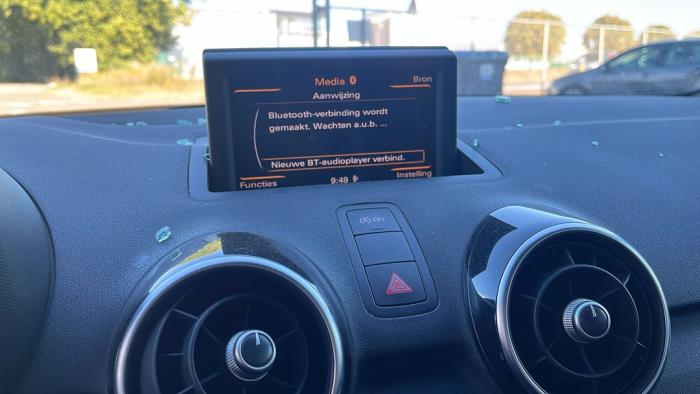 Audi A1 Sloopvoertuig (2013, Metallic, Zwart)